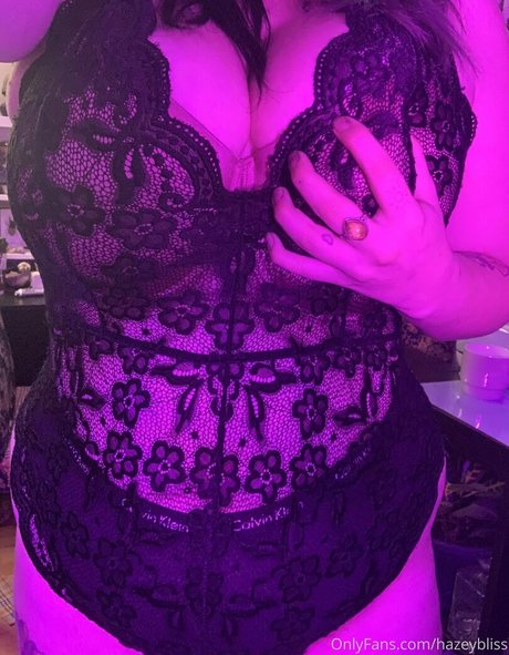 hazeybliss star du porno en haute qualité galeries