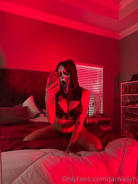 スクワットOnlyFans セクシーヌード アーカイブ