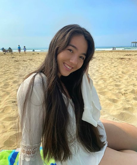 Eliza Chau ポルノスター セックス 写真