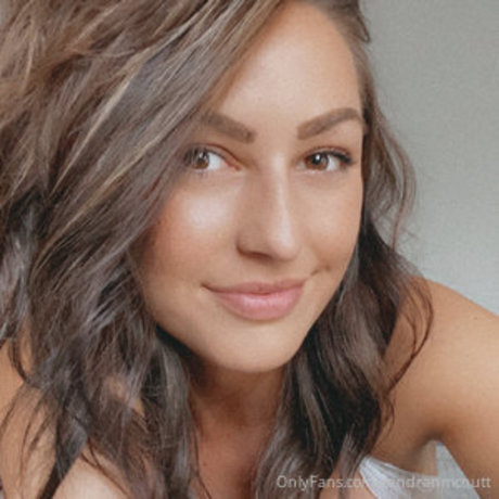 Kendra Mcnutt エロティックモデル 写真