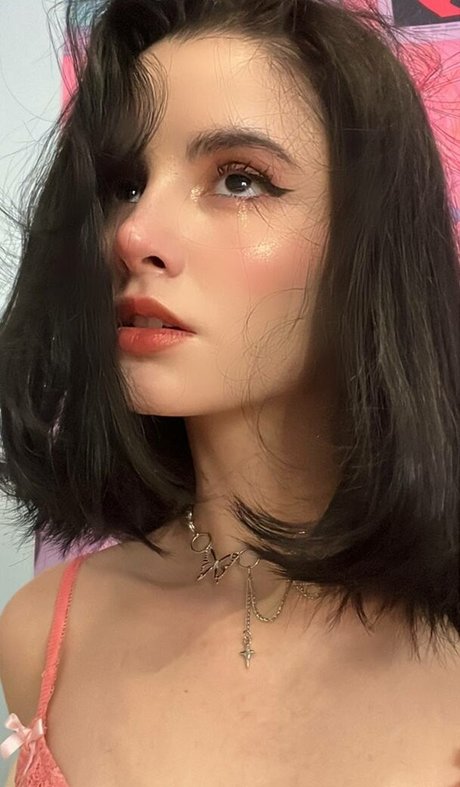 膨らみ OnlyFans ポルノ 画像