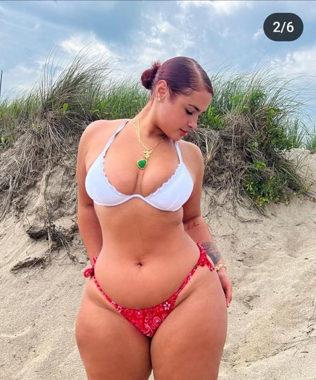 Janae Girard かわいいスター 画像