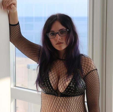 BBW パウグ オンリーファンズ トップ 画像