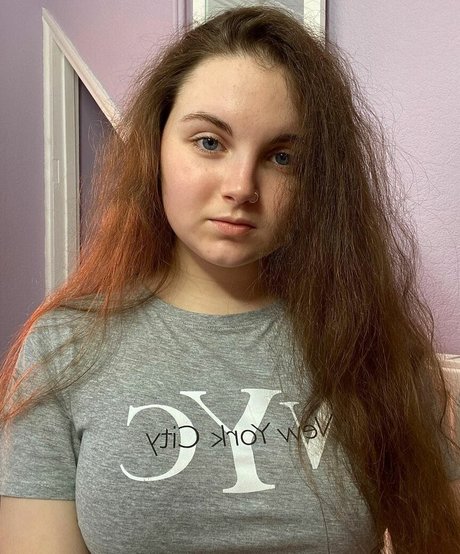 bustybritishbrunette 素敵なポルノスター 写真
