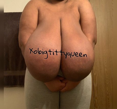XoBigTittyQueen 素敵な女優 画像