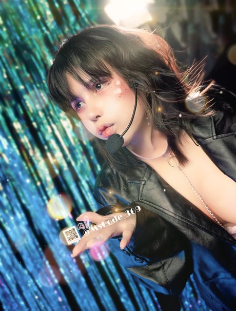 Code 369 スター ヌード 写真