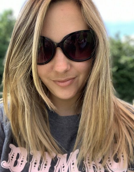 Sophia Knight ポルノ女優 写真