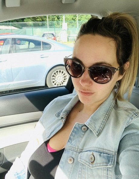 Sophia Knight アートモデル アーカイブ