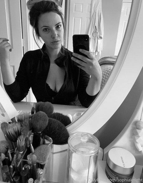 Sophia Knight モデル 写真