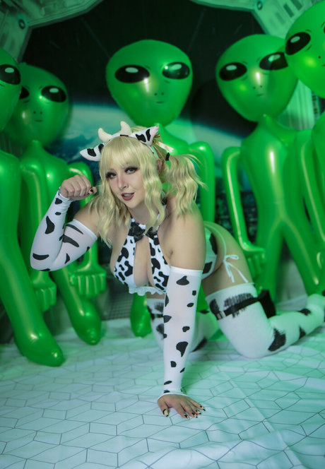Feisty Vee エロティックなモデル 写真