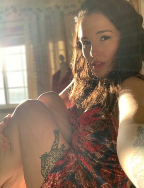 house feminist top profile image