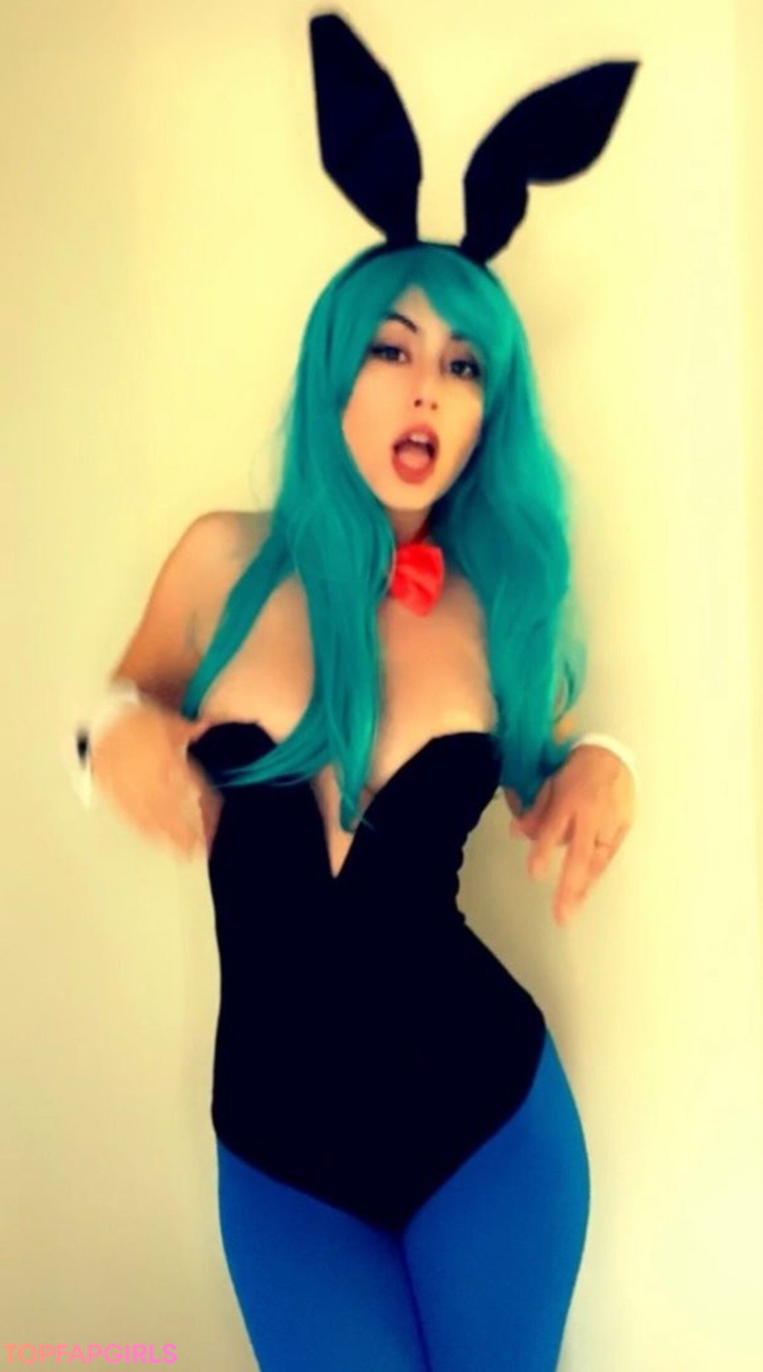 Antonsugarh ヌードスター 写真