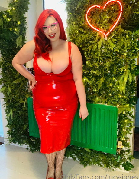 Lucy Jones セクシーモデル ギャラリー