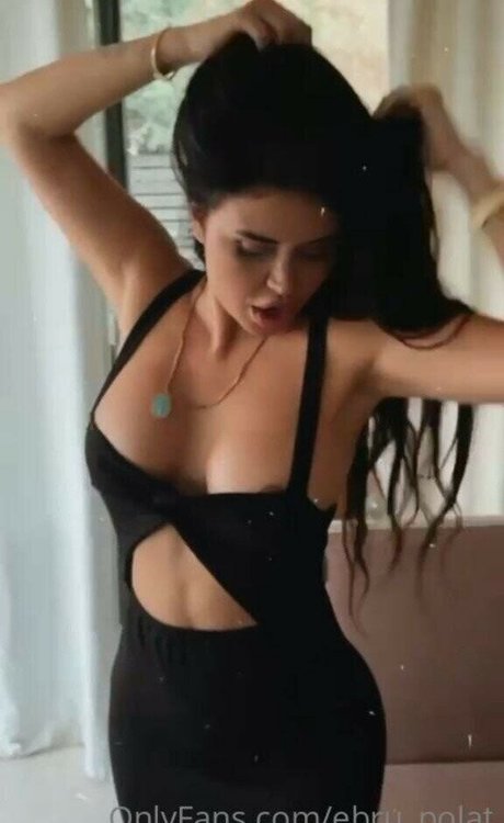 Ebru Polat 裸のポルノスター ギャラリー