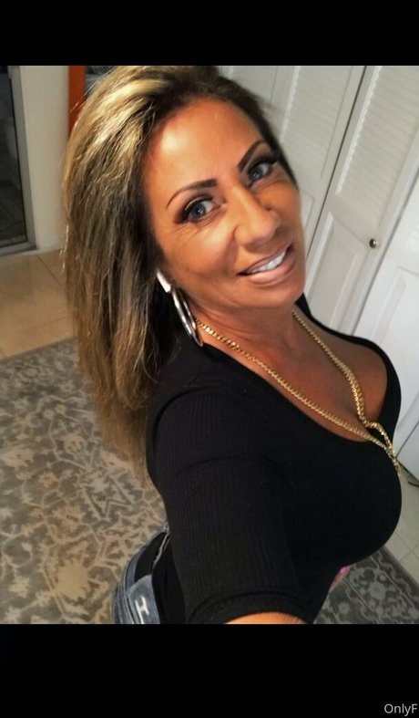 hottotrottots top profile image