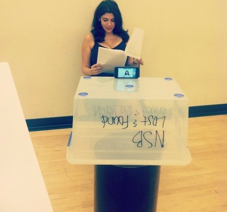 Emily H Barry セクシーモデル 写真