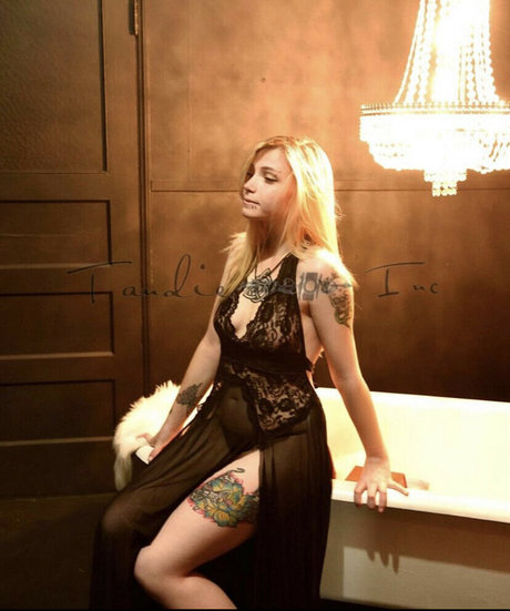 dawnae marie スター ヌード 写真
