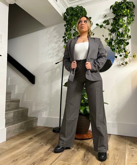 Larissa Cambusano ポルノスター トップ 写真