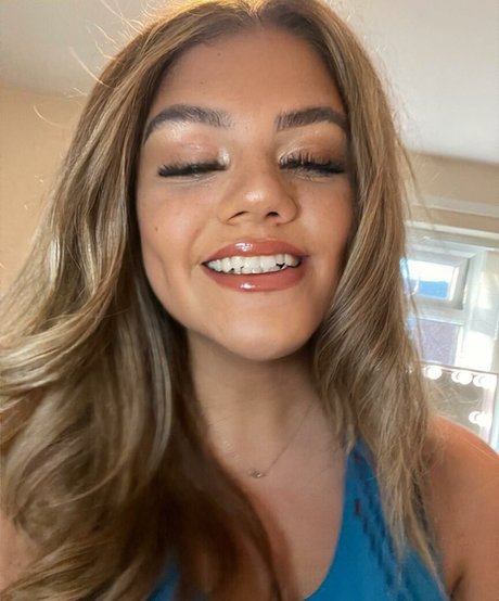 Molly Georgia Leach セックススター 写真