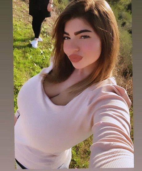 May Tehila Zafrani ヌードモデル 写真