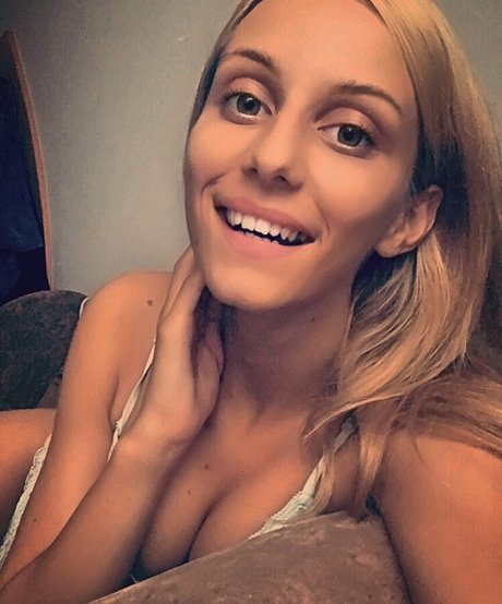 Silvia Bodeanu ポルノスター ホット 画像