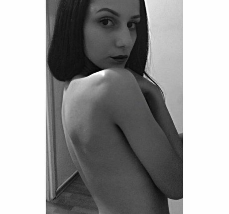 Silvia Bodeanu ヌードモデル 画像