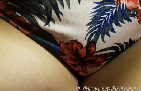 bigultrapromotion ポルノスター ヌード 写真