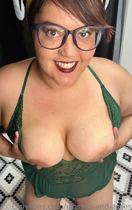 glasses and asses ヌードのポルノスター 写真