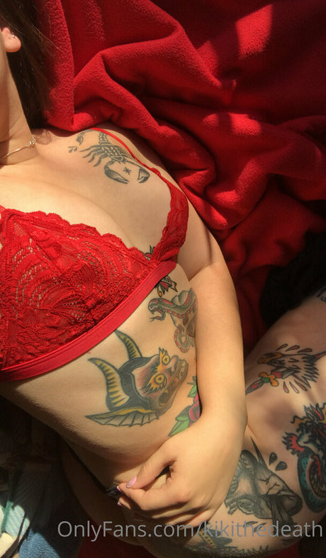 kikithedeath ポルノスター 美しい 写真