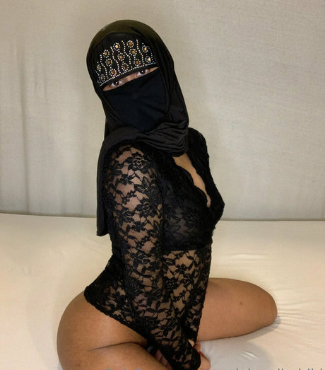 barelylegalhabibi アートモデル 画像