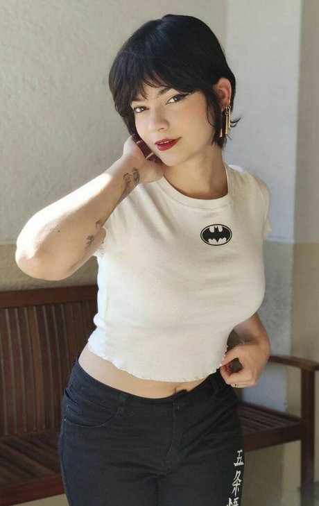 Lari Anjos モデル 写真