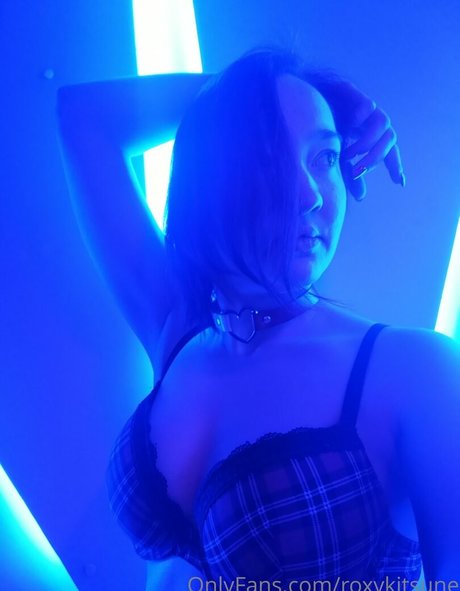 roxykitsune セクシーなポルノスター ギャラリー