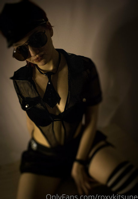 roxykitsune トップモデル 写真