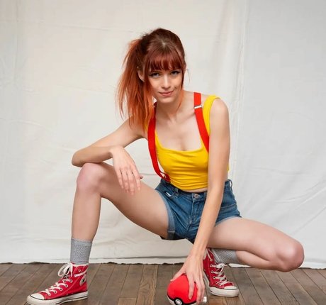 MoonLadyTay ポルノスター エロティック 写真
