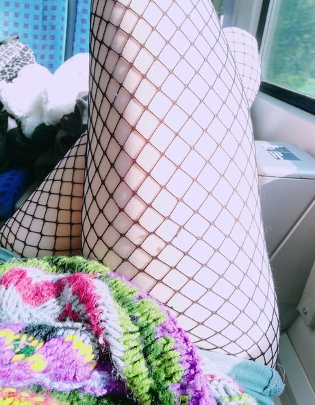Id0lls ヌード女優 写真