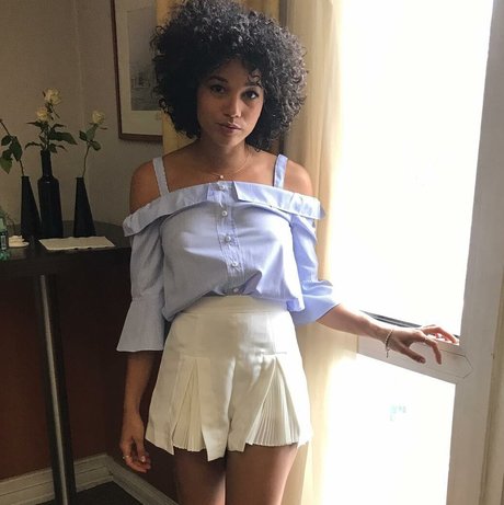Alisha Wainwright ホットなスター 画像