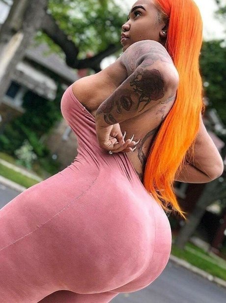 Mya Curvz 完璧なスター 画像