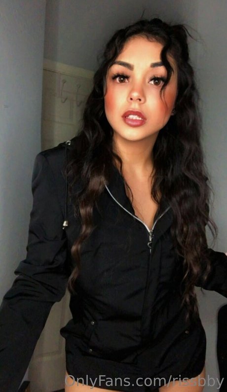 rissbby xxxモデル 写真