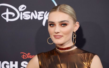Meg Donnelly 独占ポルノスター 写真