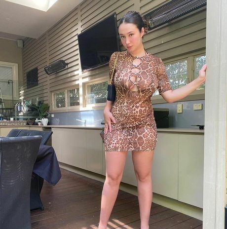 Issy H 美しいポルノスター 画像