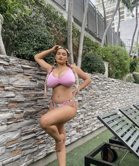 Sonali Malhotra セクシーなポルノスター ギャラリー