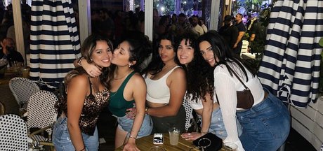 Leslie Sanchez ホット女優 写真