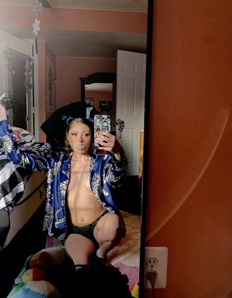 ittybittybarrrbie アダルト女優 画像