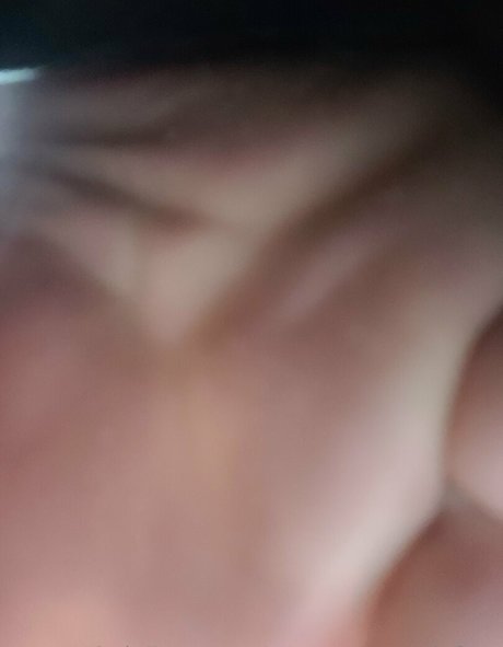 monstrouscutiefree ポルノスター アダルト 画像