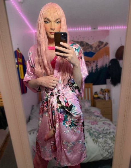 eevie chan ヌード女優 画像