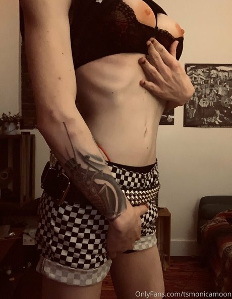 tsmonicamoon エロティックなモデル 写真