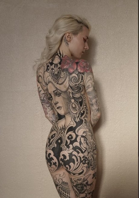 inkedlolita アートポルノスター 写真