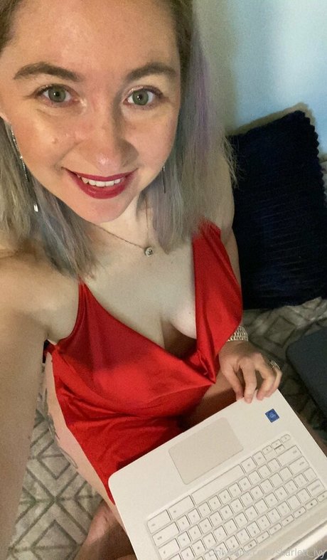 skarlett ivy エロティックなモデル 写真