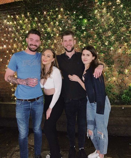 Helayna Birkett ホットなスター ギャラリー