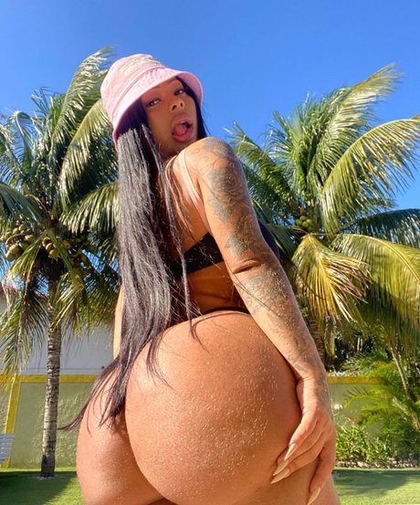 Valentina Ferraz ポルノモデル 画像